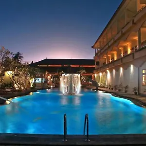 Febri's Hotel&spa Hotel